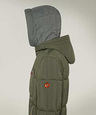 Down jacket with inner bib and double hood | Dekker