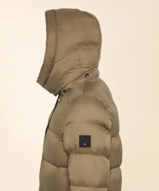 Down jacket with large quilted sections | Dekker