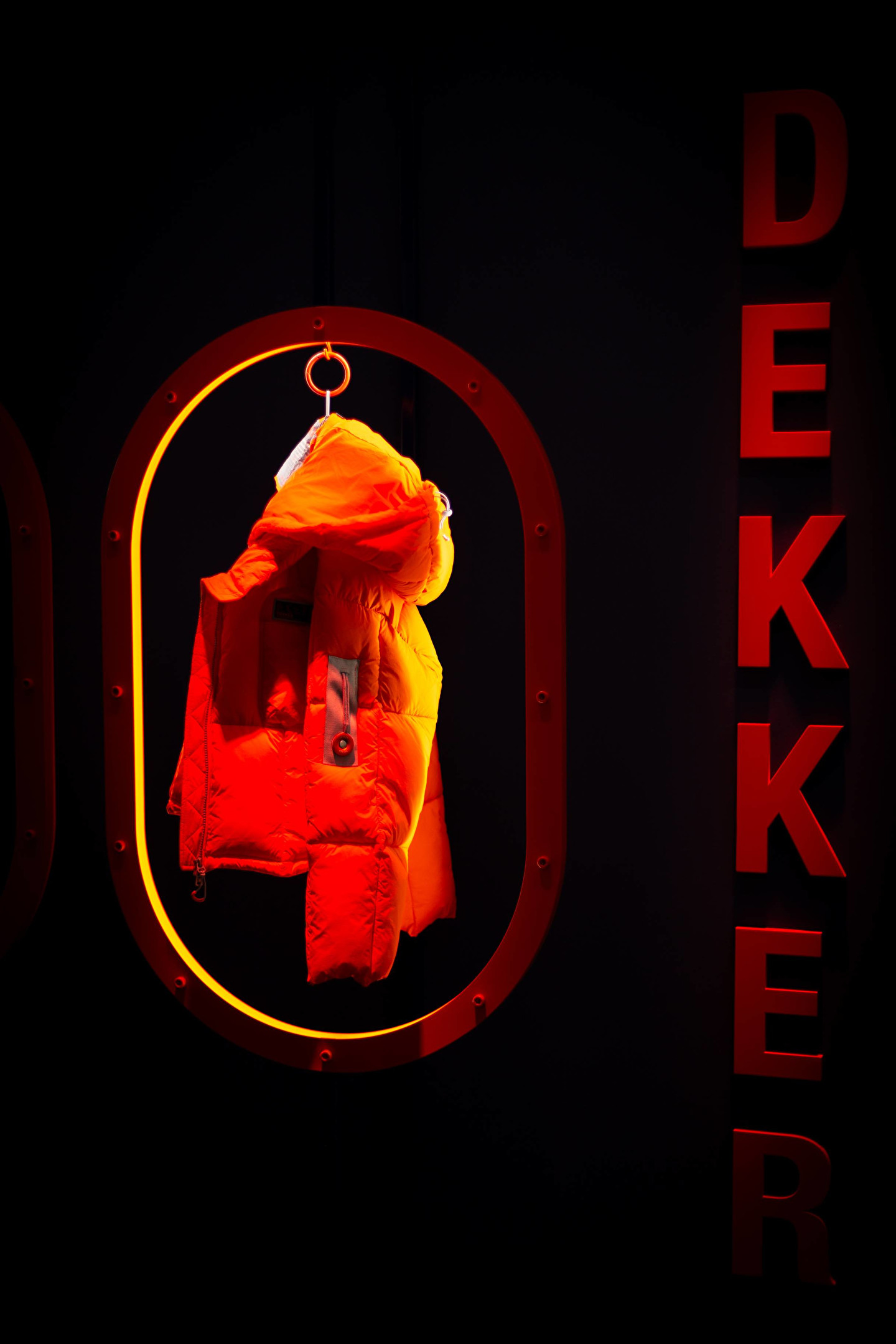 - Dekker